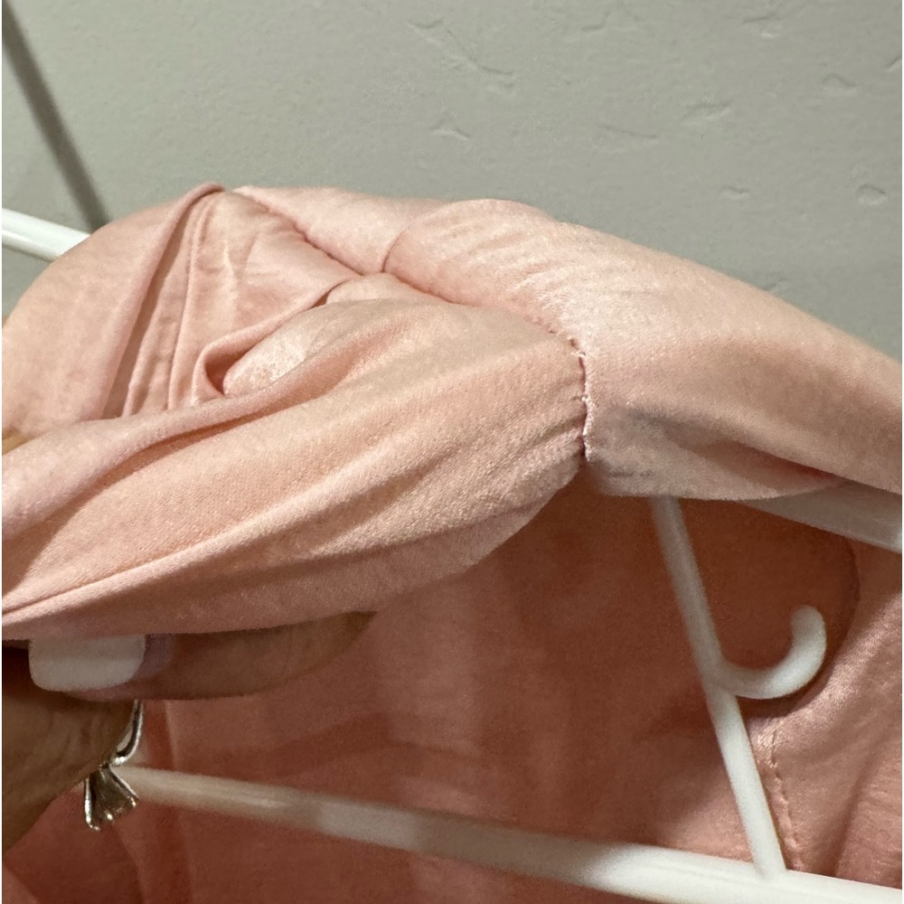 Glam brand blush colored blouse - Picture 4 of 6